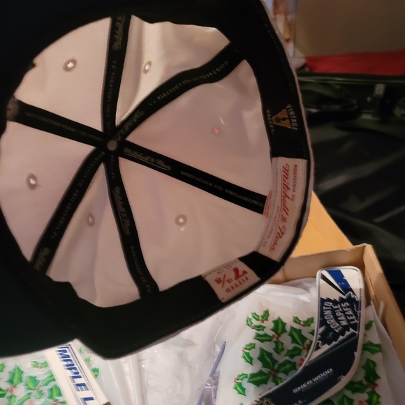 Maple leafs - Picture 12 of 12